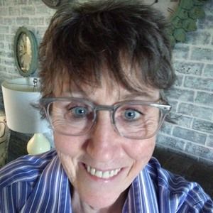 Meet your Posher, Maxine